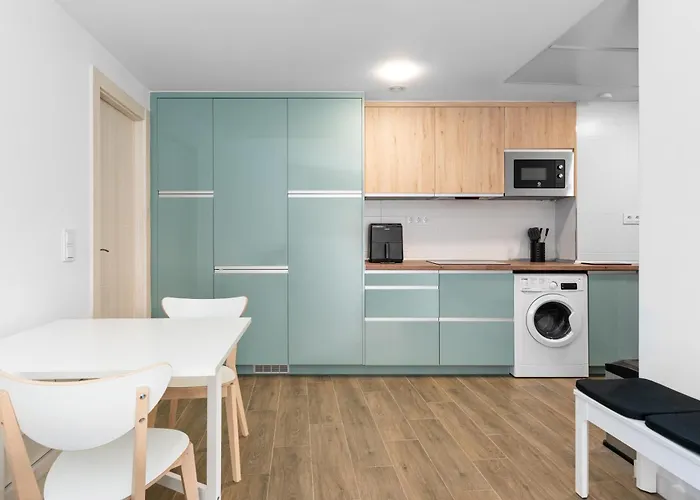 Wintowinrentals Charming Apartament & New Building, Close Beach