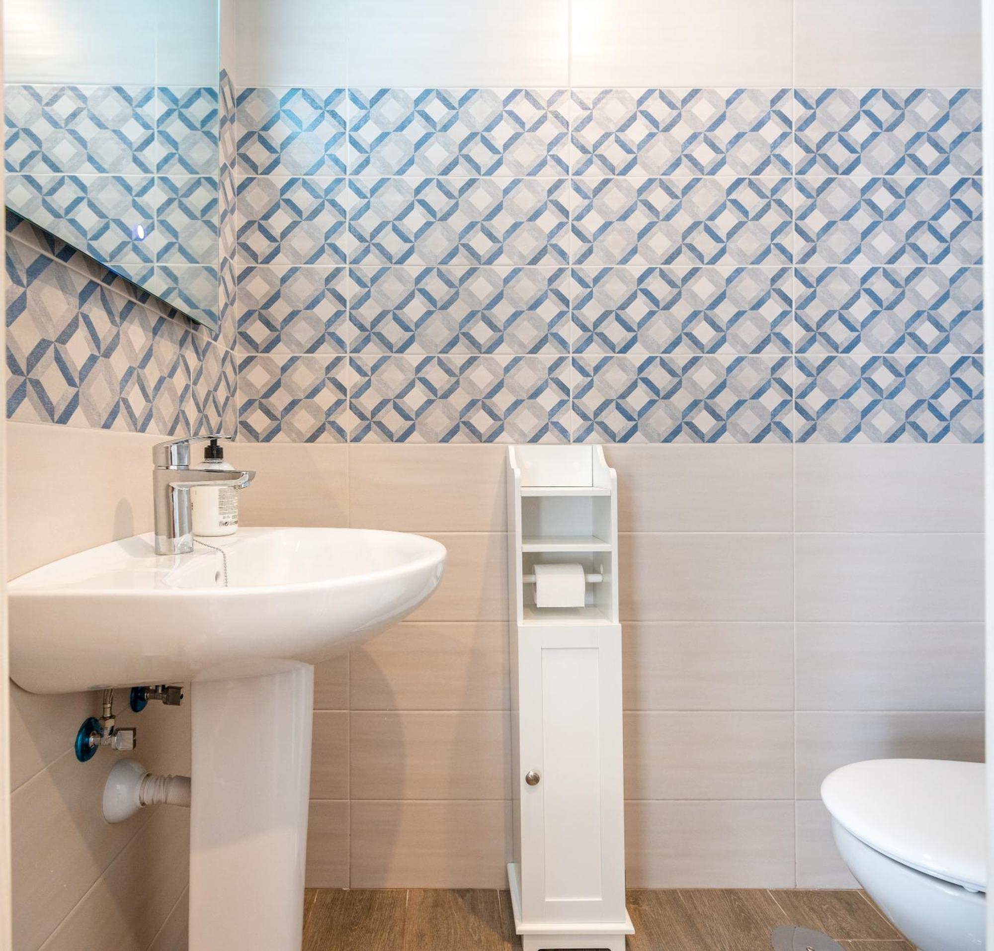 Wintowinrentals Charming & New Building, Close Appartamento